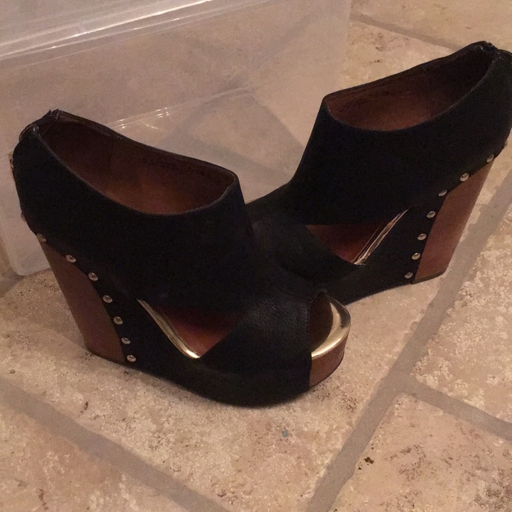 Chinese Laundry Black and Brown Wedge Sandals with Gold Accent